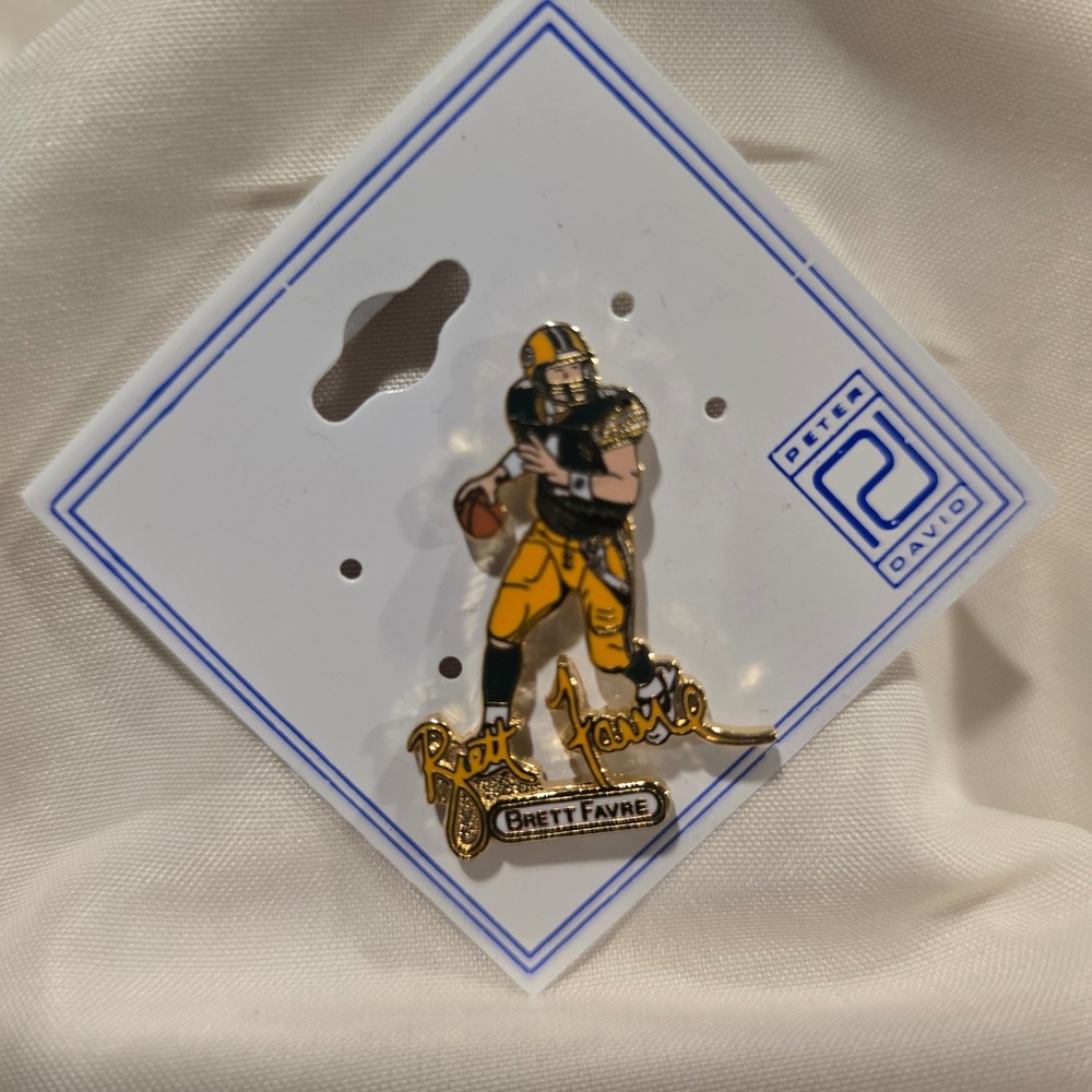 Brett Favre Green Bay Packers‎ Football Enamel Pin Peter David Collectible